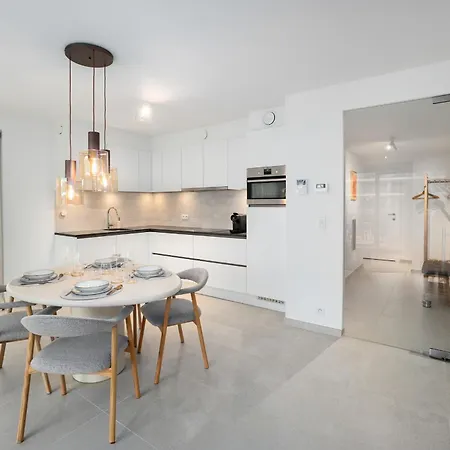 Apartment - - Modern, Design En Warm App 4p *