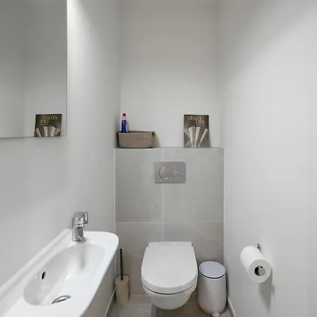 - - Modern, Design En Warm App 4p