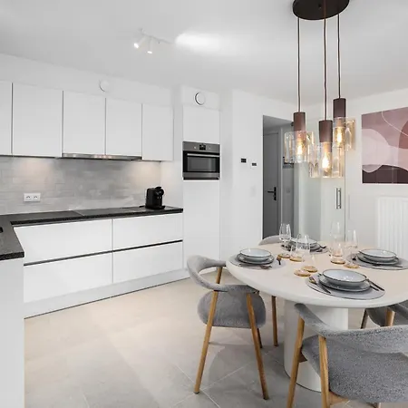 - - Modern, Design En Warm App 4p Apartman