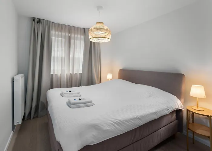 - - Modern, Design En Warm App 4p * Oostende