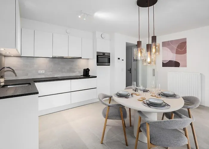 - - Modern, Design En Warm App 4p Lejlighed